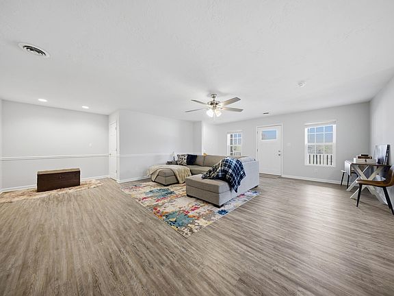 5th image of 3925 Watts Bridge Rd