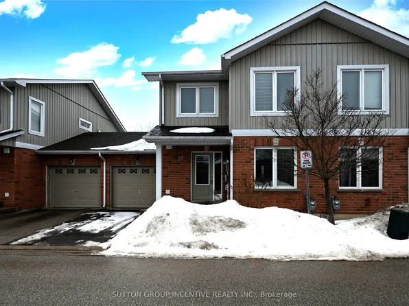 90 Sovereigns Gate #29, Barrie, ON L4N 9E1