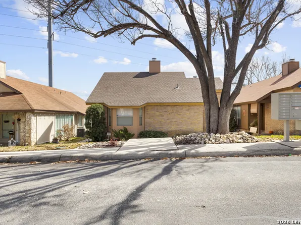 8430 Cranberry Hl, San Antonio, TX