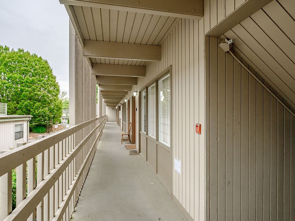 1st image of 115 NW 15th St APT 11