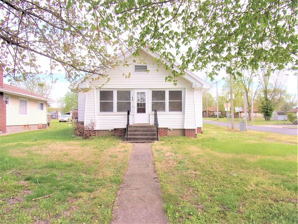 222 S Main St, Zeigler, IL 62999 Zillow