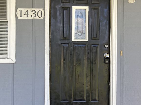 3rd image of 1430 Wishart Pl