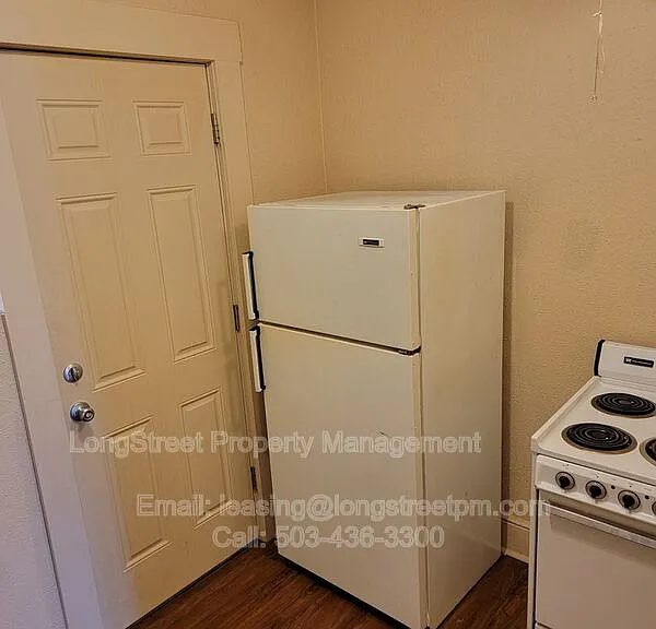 205 NW Kings Blvd #3 — Photo 7