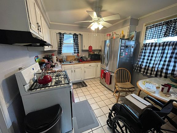 5th image of 322 Nassau St