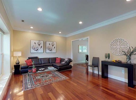 4th image of 10833 Monticello Dr