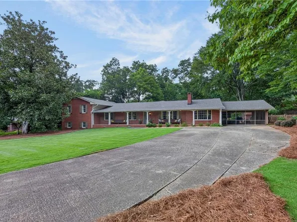 8928 Orchard Dr, Douglasville, GA 30134