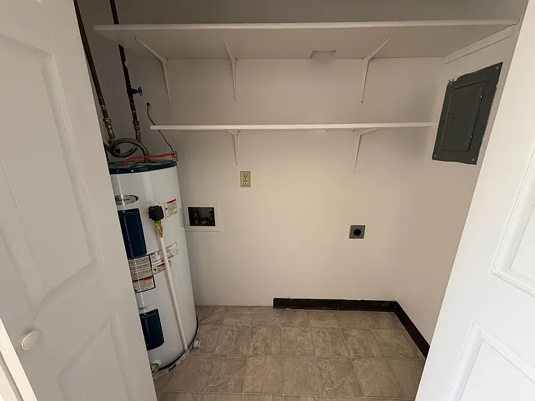 1651 Kelby Dr — Photo 5