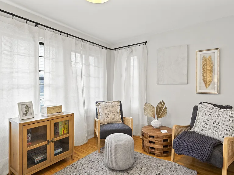 Pearson St — Photo 14