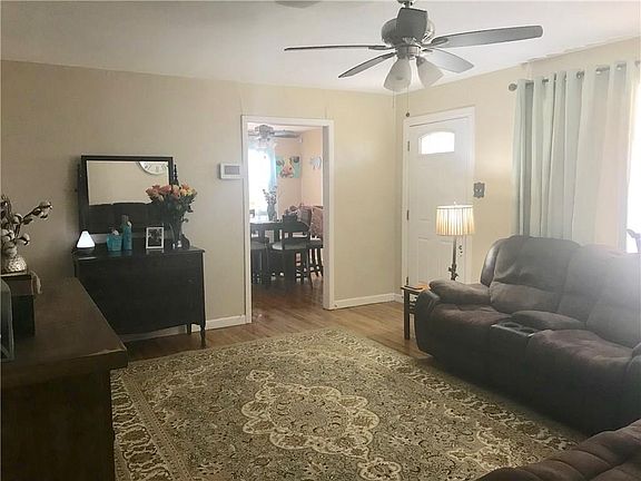 3rd image of 1328 Avenue L