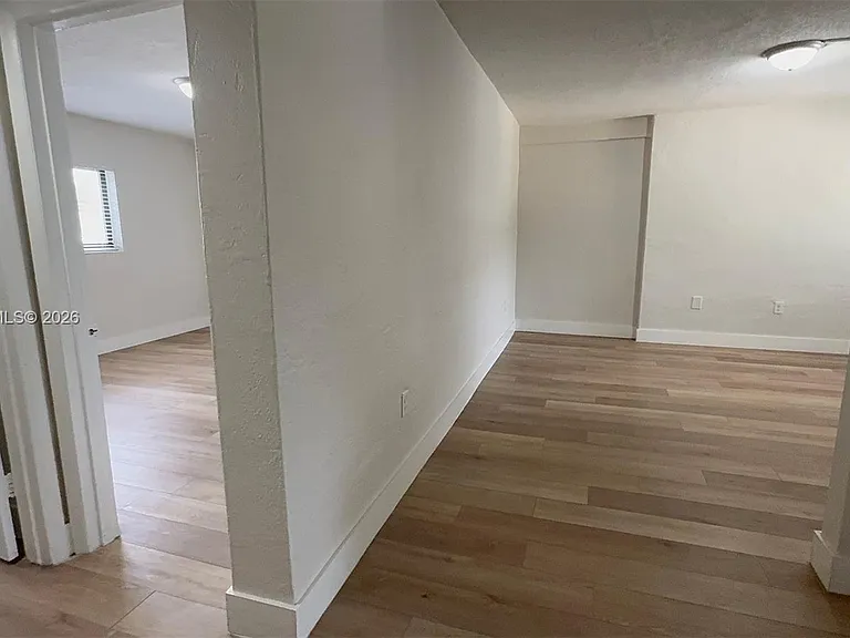 805 W 30th St #10 — Photo 11