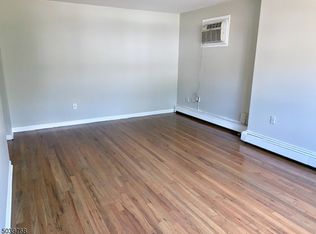 9 Stone St, Bloomfield, NJ 07003