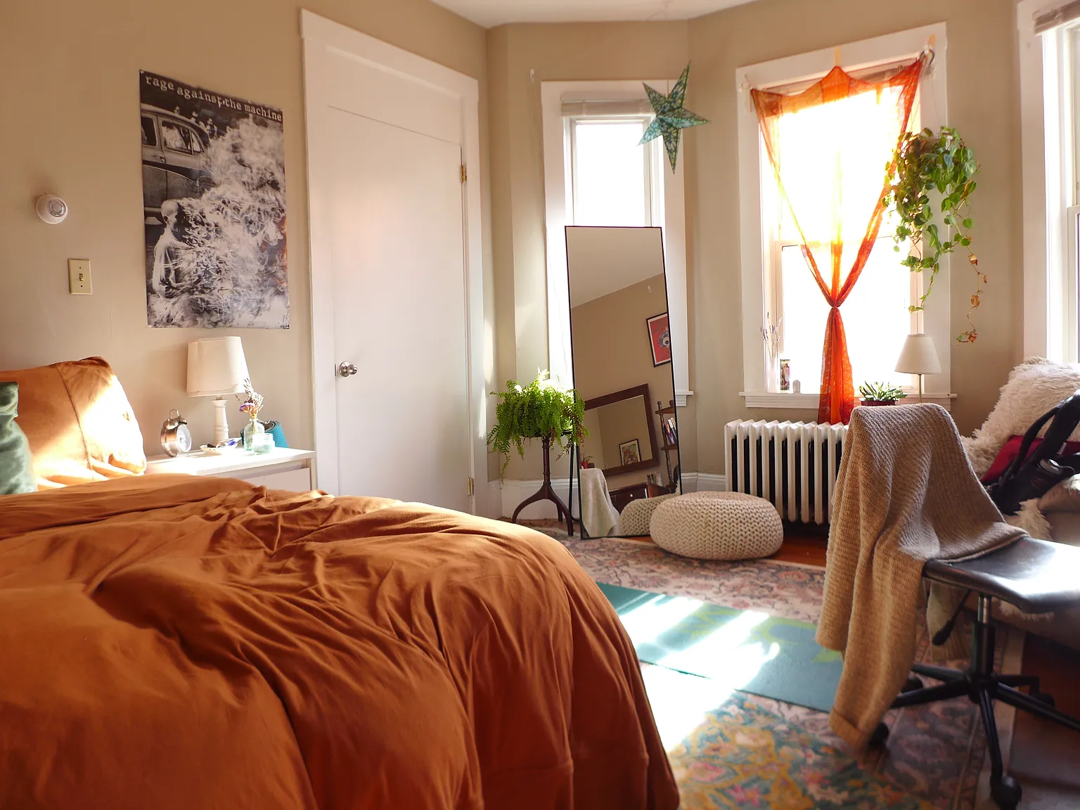4 bed, 9999 sqft, $4,600 — Photo 3
