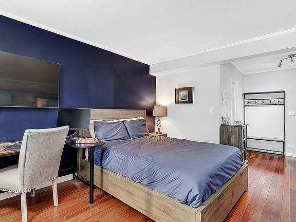 5th image of 301 E 48th St APT 3E
