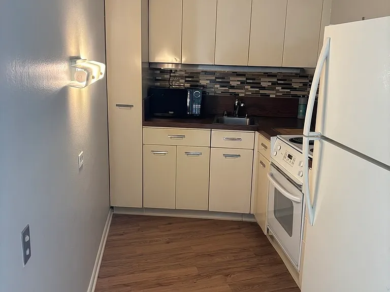 300 N State St #3601 — Photo 2