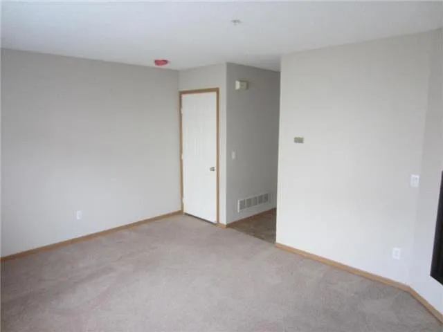 2 bed, 1.5 bath, 896 sqft, $1,650 — Photo 2