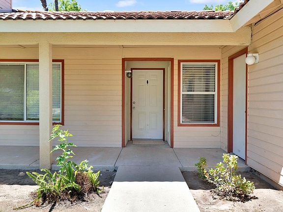 4th image of 6311 N Cornelia Ave