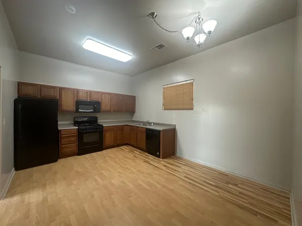 522 Center St APT D, Taft, CA 93268