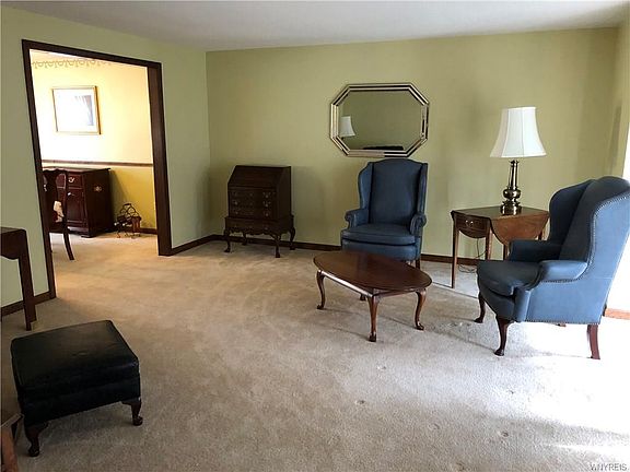 3rd image of 31 Greenmeadow Dr