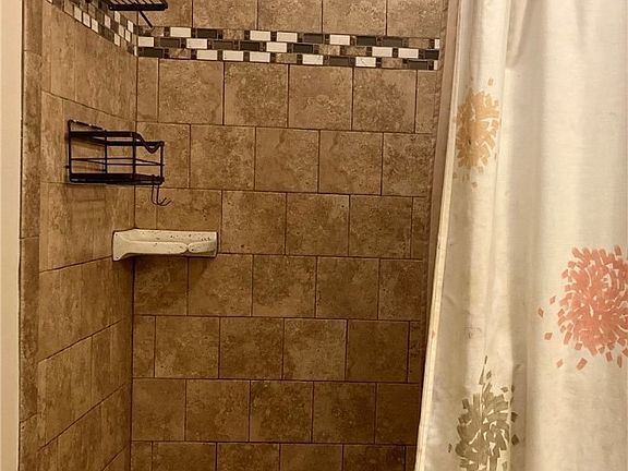 5th image of 523 Keenan Ave