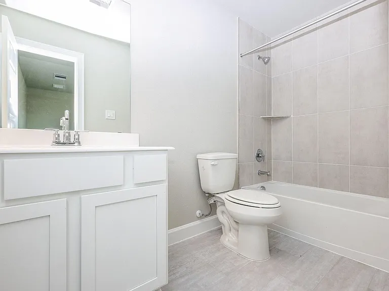 3018 Tres Olive Dr — Photo 4