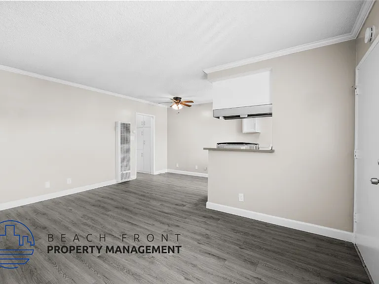10429 La Reina Ave. — Photo 11