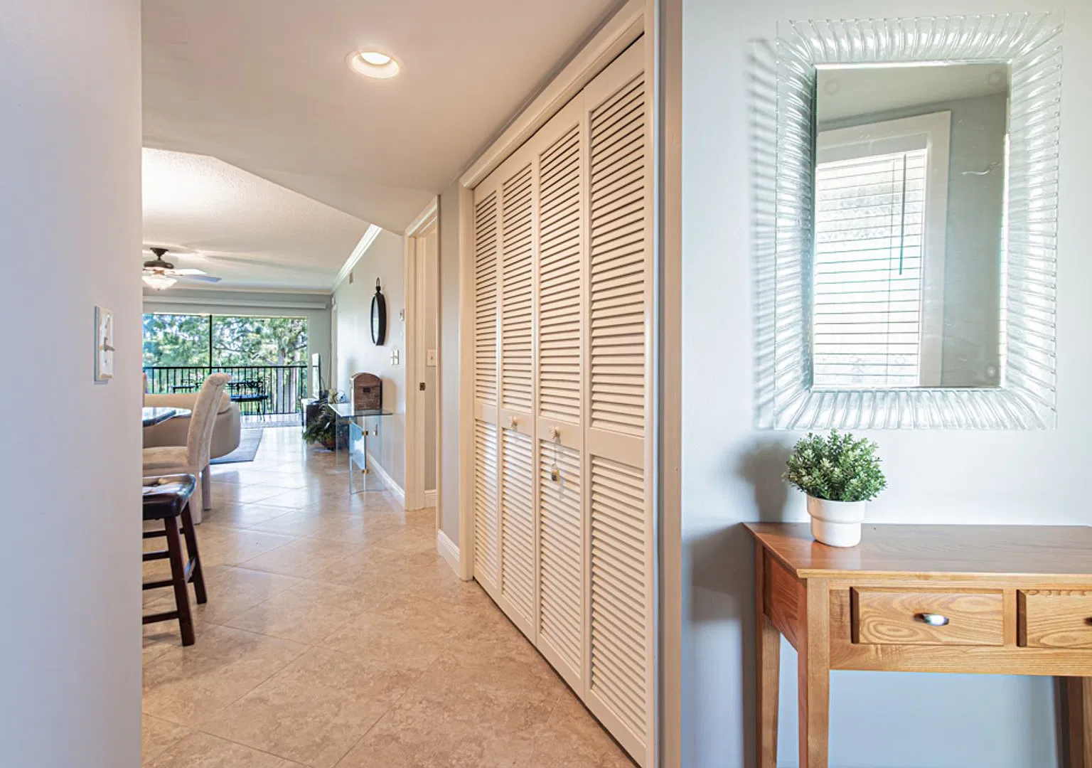 Fully Furnished 2 Bed/2 Bath Condo In 55+ Community Lely Golf Estates! Avail Now — Photo 2