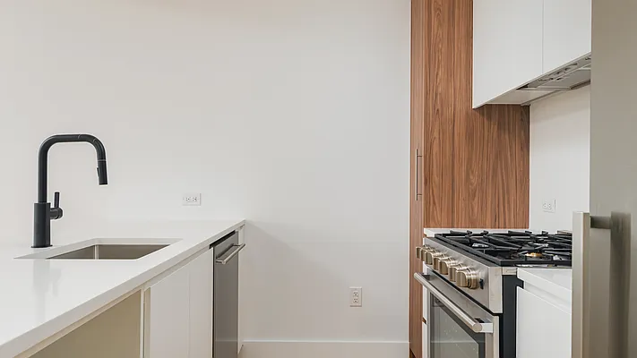 Rented by Nooklyn NYC LLC | media 123