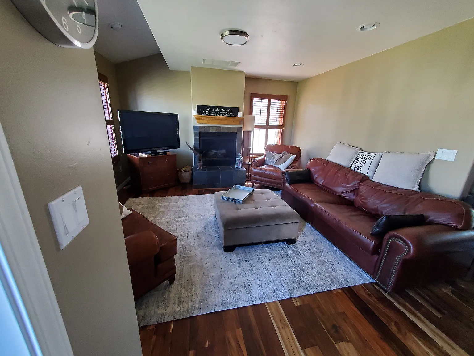 3 bed, 1572 sqft, $3,800 — Photo 2