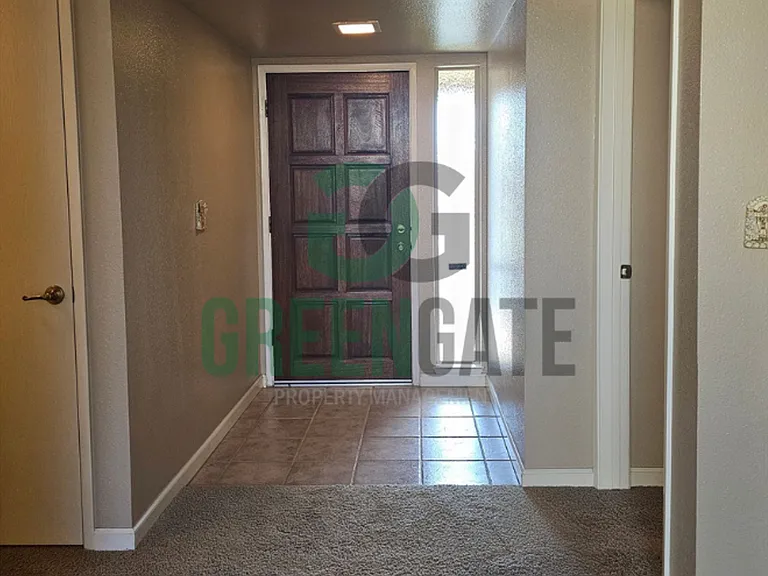 3557 Claremont Ave — Photo 2