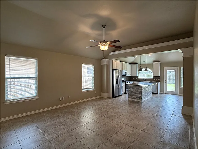 8033 Cormorant Dr — Photo 6