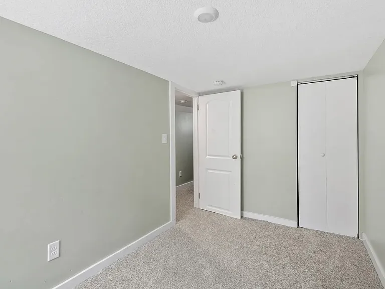 319 Earl St — Photo 7