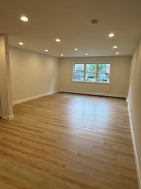 Studio, 555 sqft, $1,800 — Photo 2