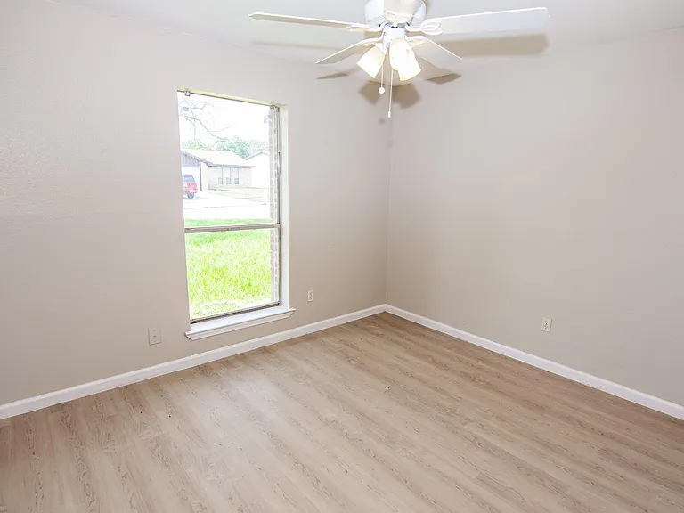 2611 Ashington Dr — Photo 13