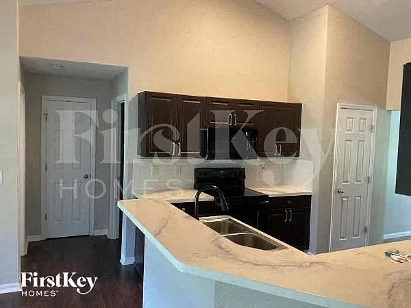3102 Lucaya Ave — Photo 6