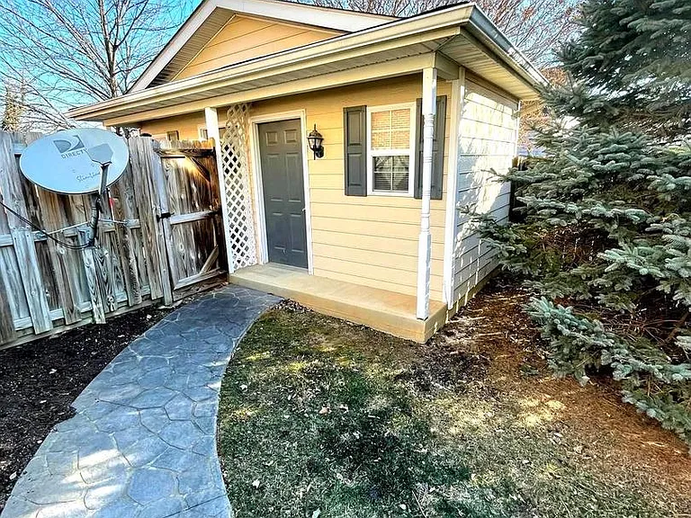 2086 Cidermill Ln — Photo 7