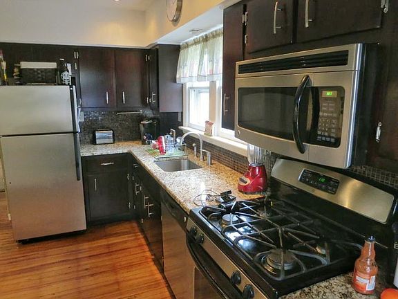 2nd image of 836 River Rd