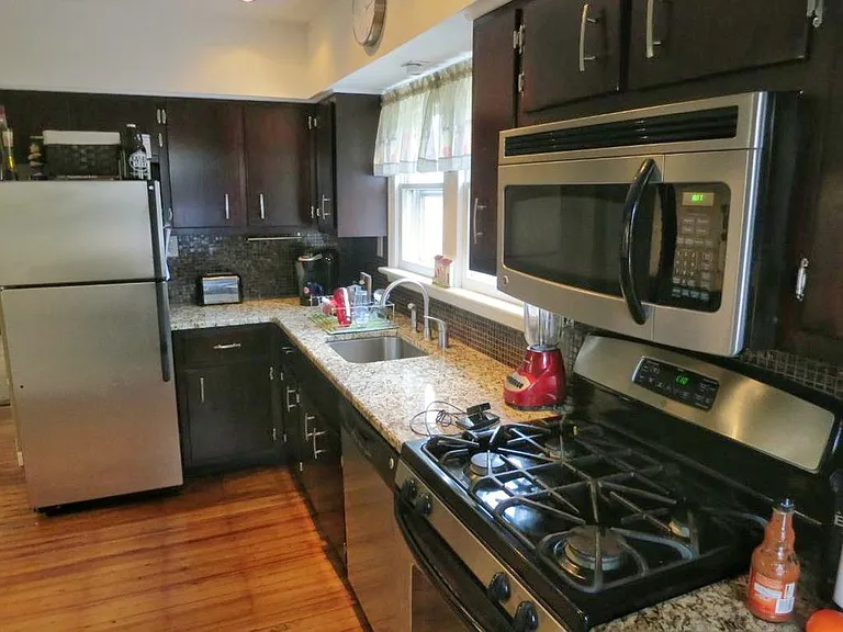 836 River Rd — Photo 2