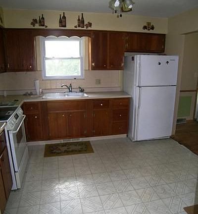 3rd image of 6580 Dawn St