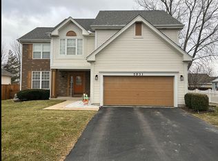 2931 Arbor Ln, Aurora, IL 60502