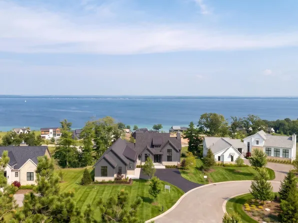 15985 Waters Edge, Traverse City, MI 49686