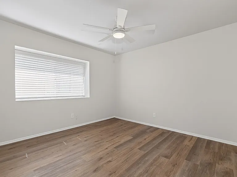 25698 Huron St — Photo 20