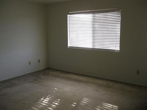 4th image of 1348 W Rosemonte Dr