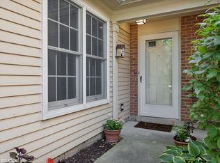 30W051 Penny Ln, Warrenville, IL 60555