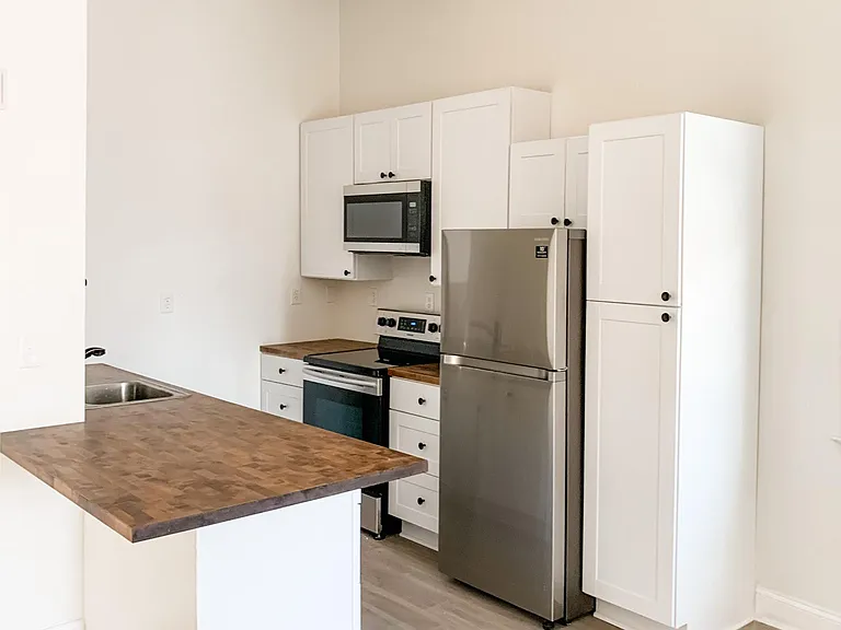 711 Lincoln St #A — Photo 24