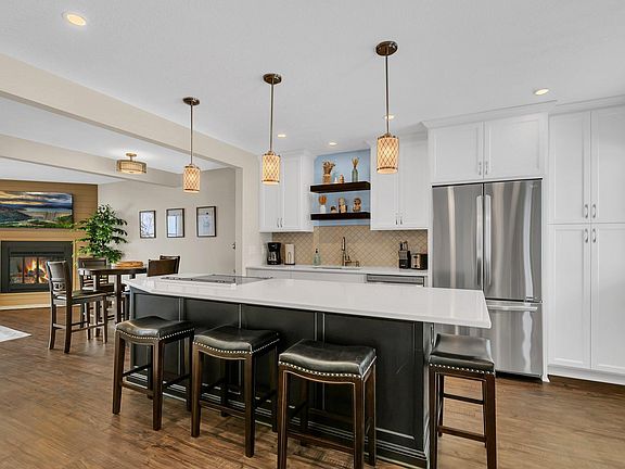 2nd image of 8424 Tuxedo Rd #315