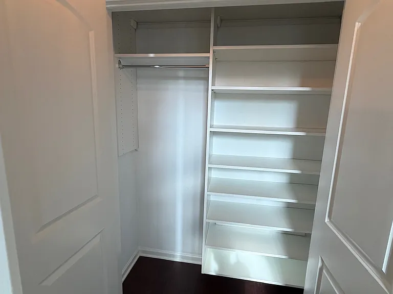 5975 N Pointe Dr — Photo 15