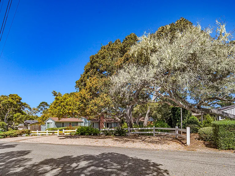 1087 Lariat Ln — Photo 39