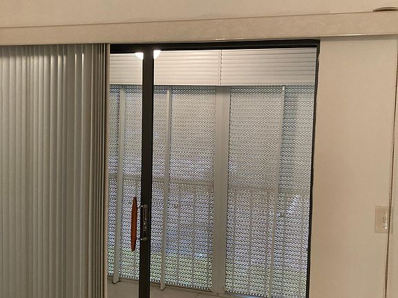 5th image of 15301 Pembridge Ave #72B