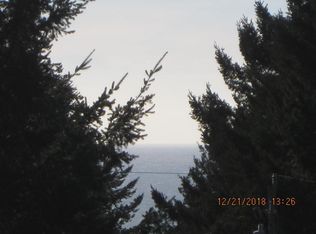 82 Nob Hill Rd, Whitethorn, CA 95589