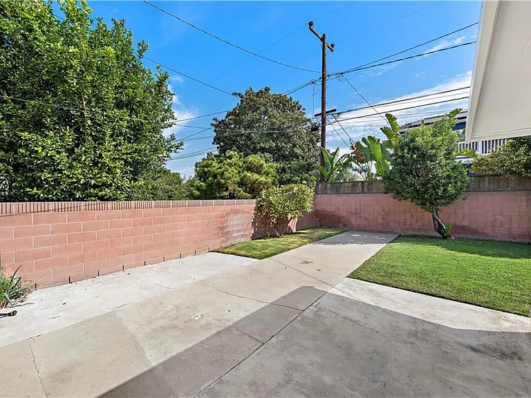 5722 Faculty Ave — Photo 24